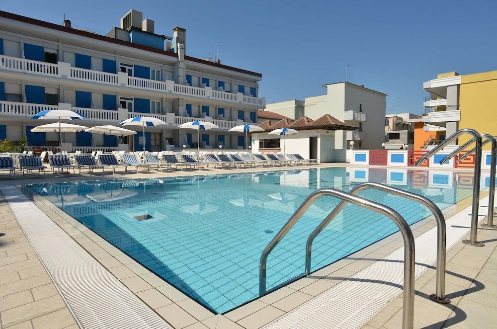 Hotel Germania Bibione Buitenkant foto