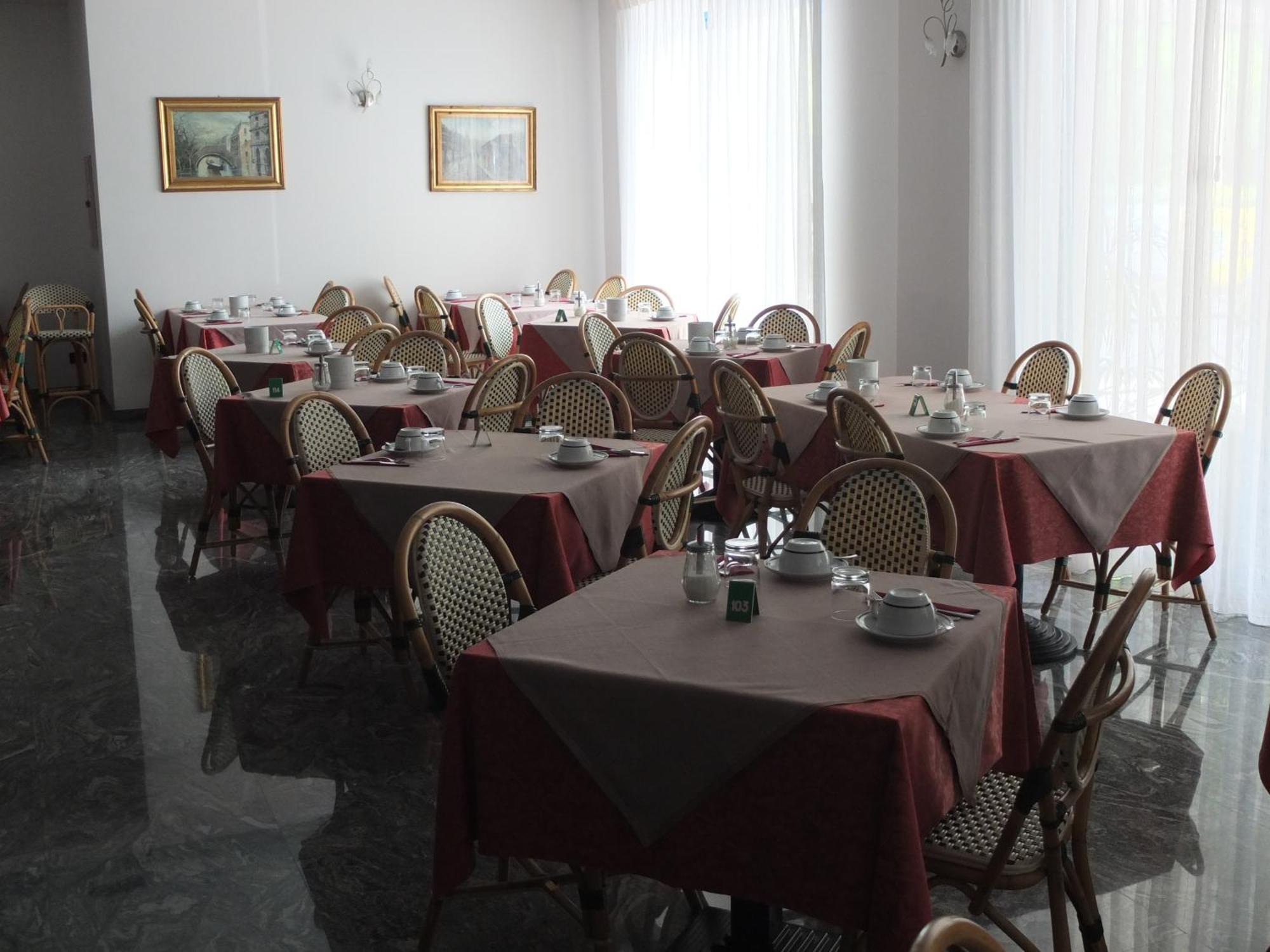 Hotel Germania Bibione Buitenkant foto